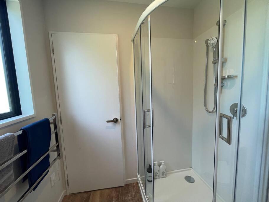 Peaceful 2Bed2Bath With Parking Close To Colombo St Christchurch Exteriér fotografie